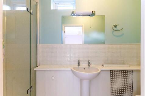 Main Ensuite