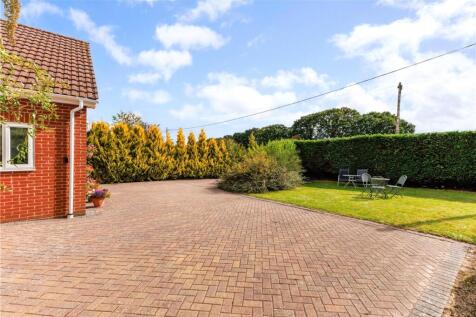 Front Garden/Parking
