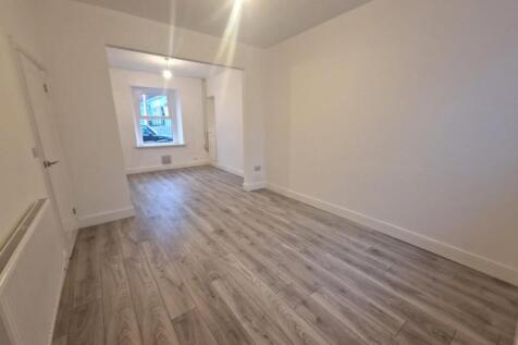 Open Plan Lounge / Dining Room