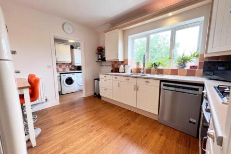 Kitchen / Breakfast Room
