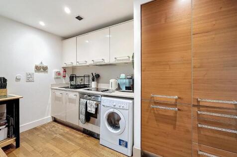 Living/Kitchen Area