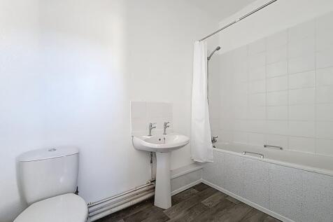 Flat 2 - Bathroom