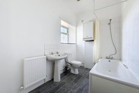 Flat 3 - Bathroom