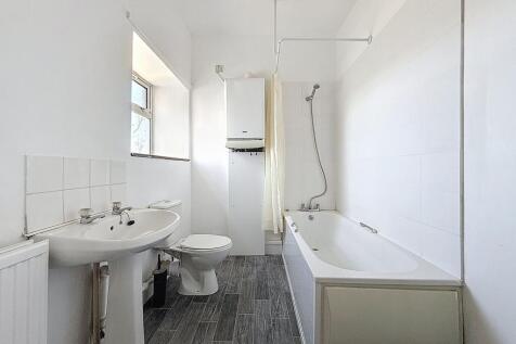 Flat 3 - Bathroom