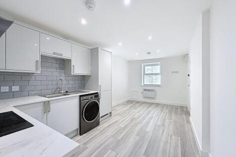 Open Plan Living Room / Kitchen
