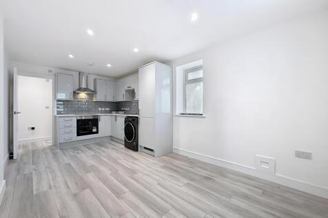 Open Plan Living Room / Kitchen