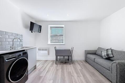 Open Plan Living Room / Kitchen