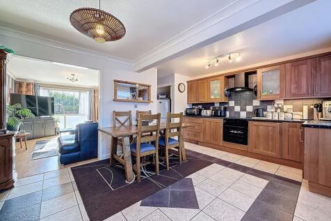 Open Plan Kitchen / Dining Room