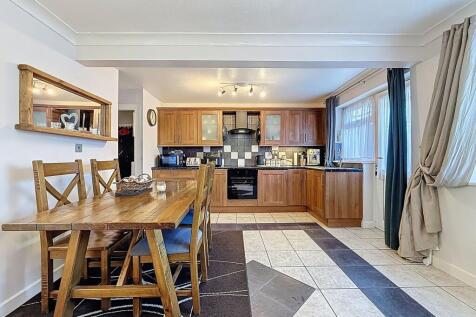 Open Plan Kitchen / Dining Room