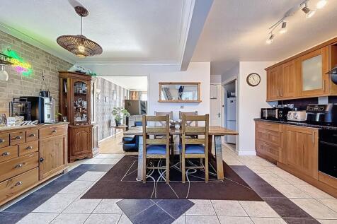 Open Plan Kitchen / Dining Room