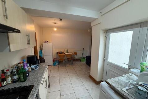 Kitchen / Living Area