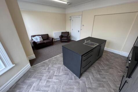 Open Plan Living Room / Kitchen