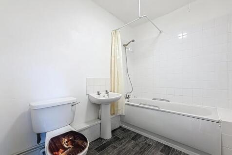 Flat 1 - Bathroom