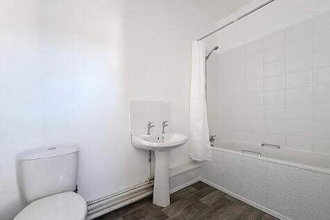 Flat 2 - Bathroom