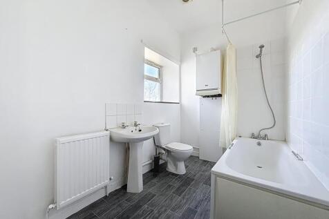 Flat 3 - Bathroom
