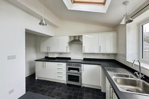 kitchen (2).jpg