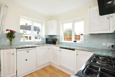 L-Shaped Kitchen/Dining Room