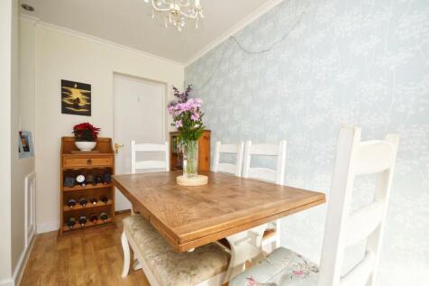 L-Shaped Kitchen/Dining Room