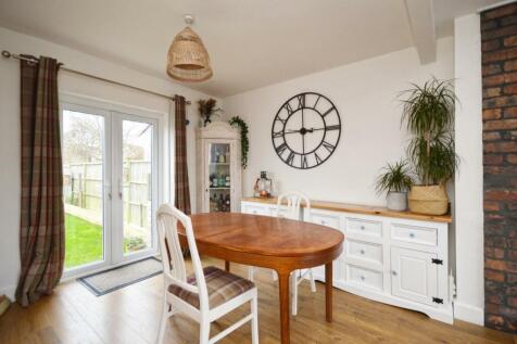 Sitting/Dining Room
