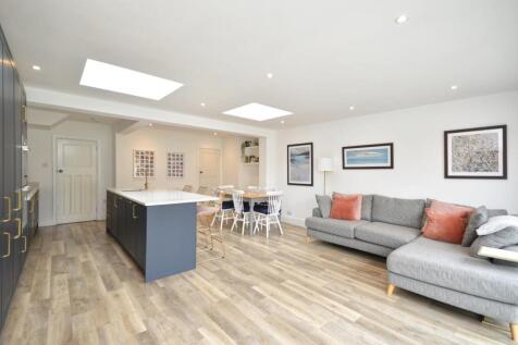 Open Plan Kitchen/Dining/Family Room