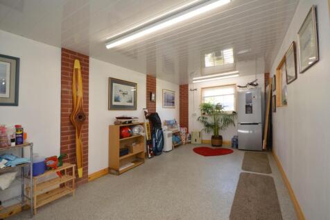 Double Garage/Workshop