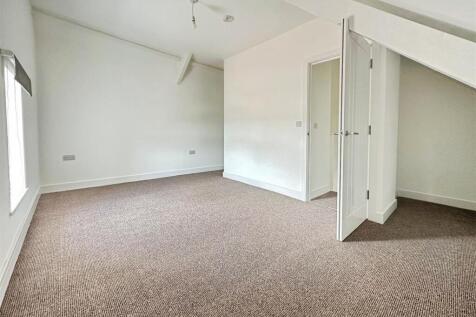 01e5551a-top 20bedroom.jpg