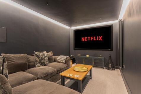 Cinema Room/Bar (Sound Proofed)
