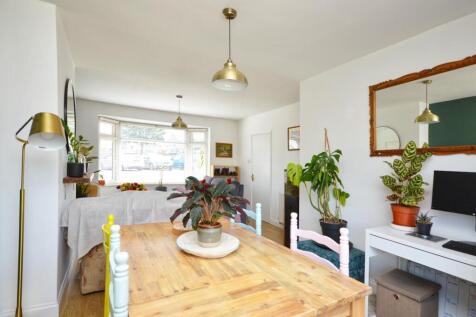 Sitting/Dining Room