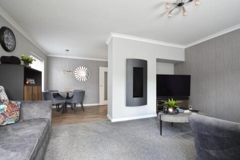 L-Shaped Sitting/Dining Room