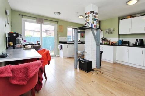 pbox-kitchen-308427.JPG