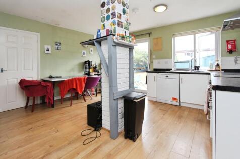 pbox-kitchen-308427.JPG