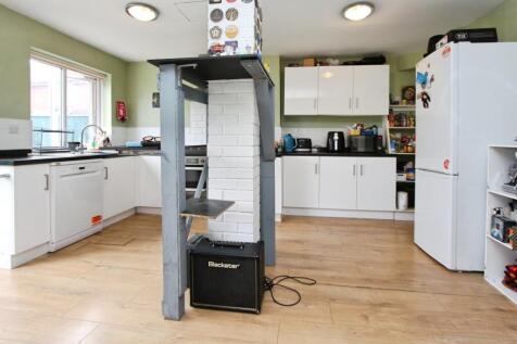 pbox-kitchen-308427.JPG