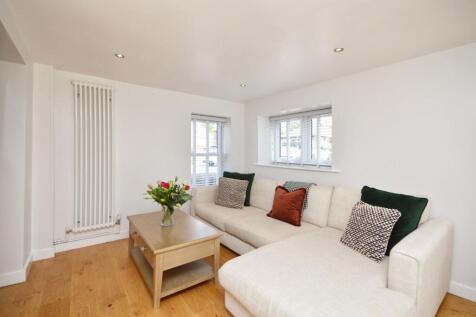 Sitting/Dining Room
