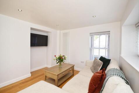 Sitting/Dining Room