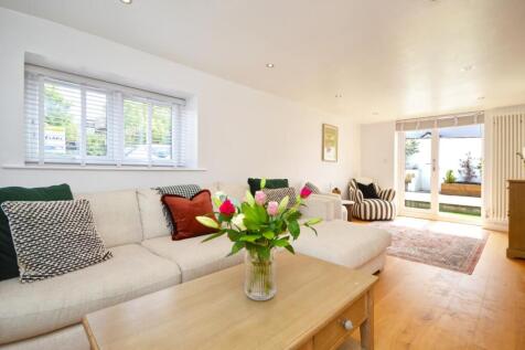 Sitting/Dining Room