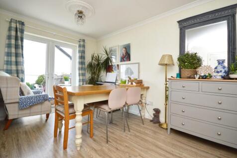 Sitting/Dining Room