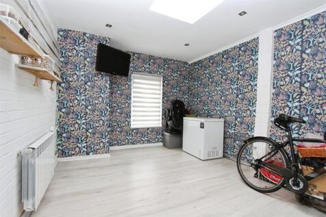 Additional reception Room / Office