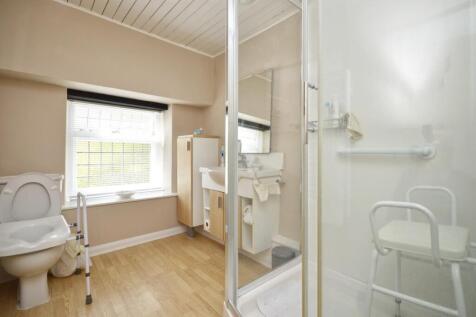 Family Shower Room