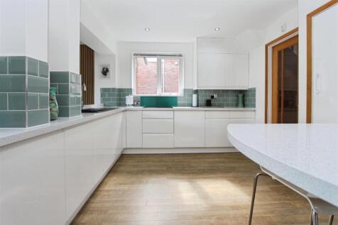 Kitchen / Breakfast Room