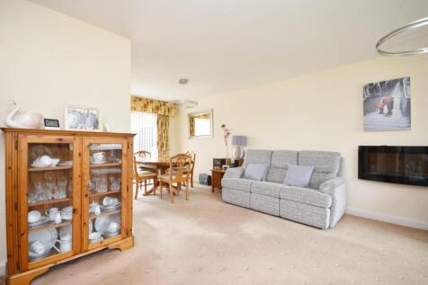 Sitting/Dining Room