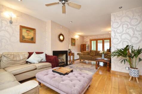 Sitting/Dining Room