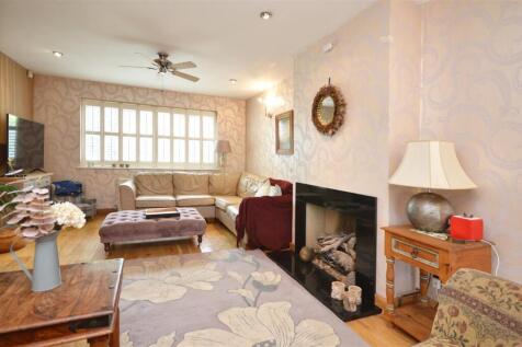 Sitting/Dining Room