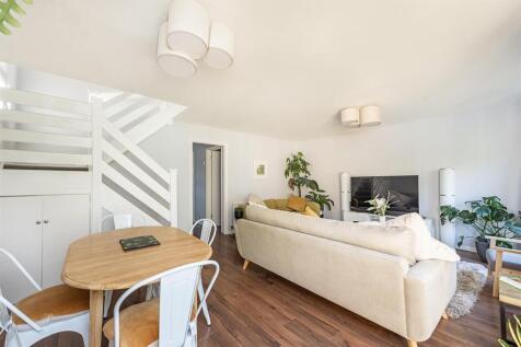 3-Pendennis-Court-02.jpg