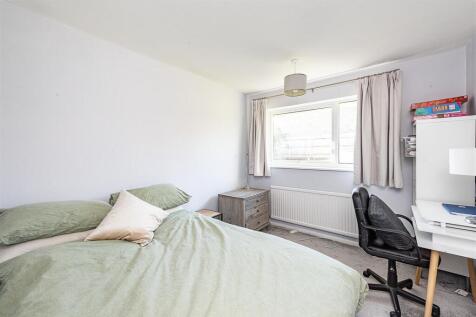 3-Pendennis-Court-08.jpg