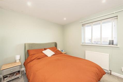 3-Pendennis-Court-10.jpg