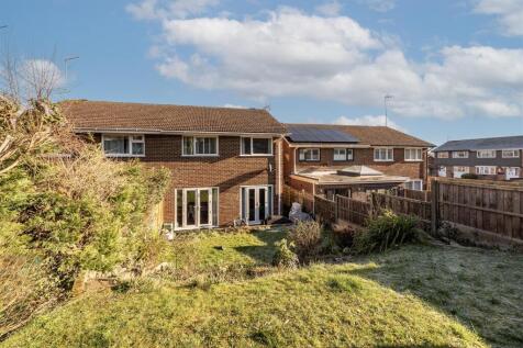 3-Pendennis-Court-14.jpg
