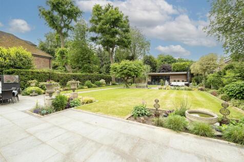27-Roundwood-Close-01.jpg
