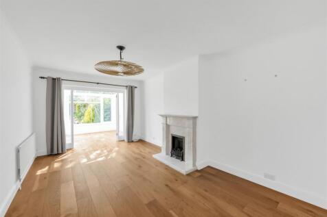 15-Roundwood-park-01.jpg