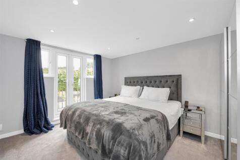 15-kinsbourne-close-01.jpg