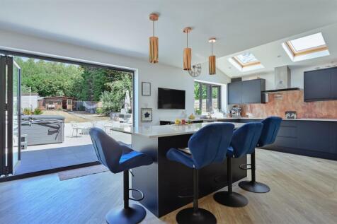 7 Marshalls Way-16.jpg